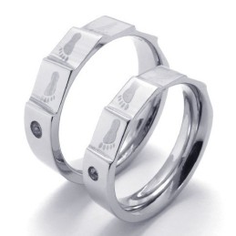 Anello In Titanio Con Forma Elegante, Brillantezza Del Colore E Durevolezza Nell'Uso.