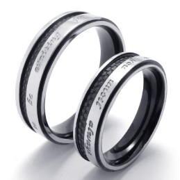 Anello In Titanio Di Alta Qualità Con Forme Eleganti E Colori Delicati
