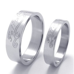 Anello In Titanio Con Forma Elegante, Brillantezza Del Colore, Qualità E Quantità Garantite.