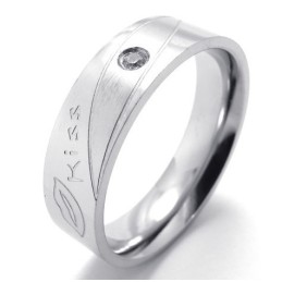 Anello In Titanio Di Qualità Superiore Con Motivi Alla Moda E Brillantezza Dei Colori