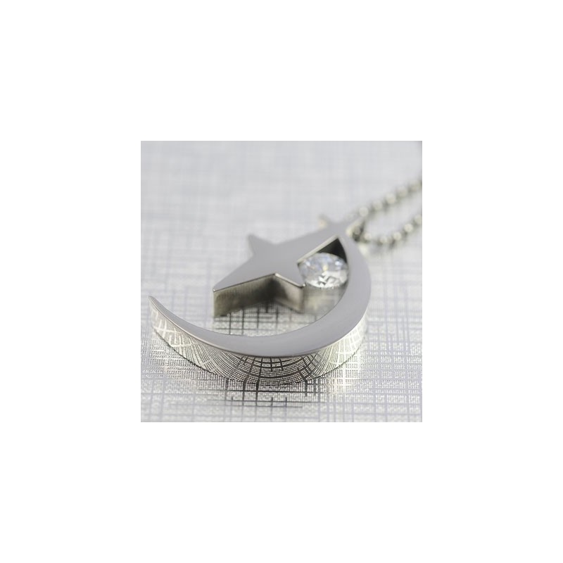 Collana Con Ciondolo In Titanio Con Luna E Stella E Zircone Collana Con Ciondolo In Titanio Con Luna E Stella E Zircone