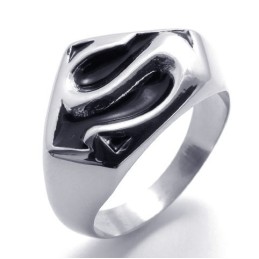 Design Professionale, Brillantezza Dei Colori Per Un Anello In Titanio Dalla Lunga Storia