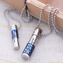 Collana Con Ciondolo In Titanio Con Scritta "Loveheart Lovers" Blu Alla Moda