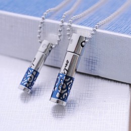Collana Con Ciondolo In Titanio Con Scritta "Loveheart Lovers" Blu Alla Moda