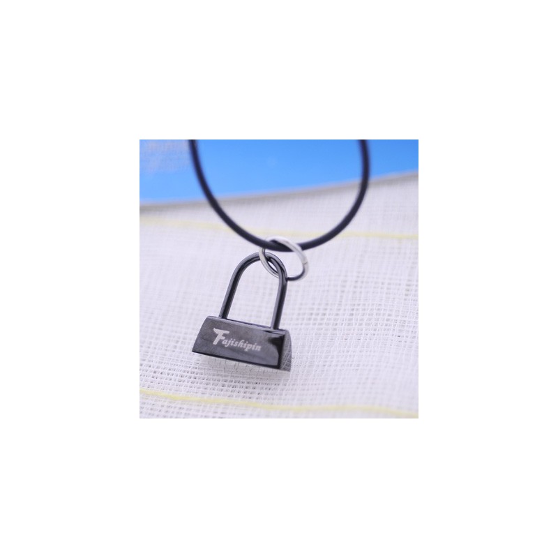 Collana Con Ciondolo In Titanio Con Lucchetto Nero, Versetto Della Bibbia E Croce Collana Con Ciondolo In Titanio Con Lucchetto Nero, Versetto Della Bibbia E Croce
