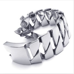 Bracciale In Titanio Di Qualità Affidabile E Brillantezza Del Colore, Realizzato Con Maestria.