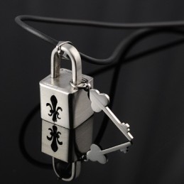 Collana Con Ciondolo In Titanio Con Lucchetto Alla Moda