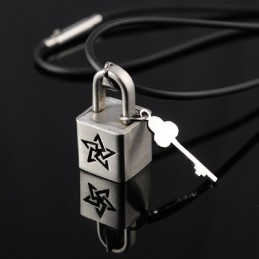Collana Con Ciondolo A Forma Di Stella A Cinque Punte In Titanio