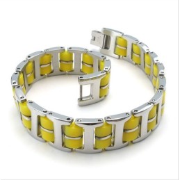 Bracciale In Titanio Di Qualità Affidabile E Brillantezza Del Colore, Realizzato Con Maestria.
