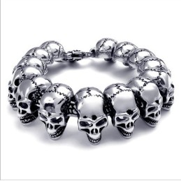 Bracciale In Titanio Di Qualità Affidabile E Brillantezza Del Colore, Realizzato Con Maestria.