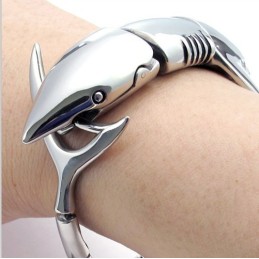 Bracciale In Titanio Di Qualità Superiore Con Brillantezza Dei Colori E Design Moderno