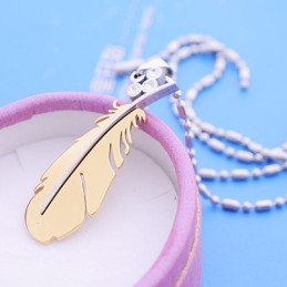 Collana Con Ciondolo In Titanio Con Piuma Volante Alla Moda