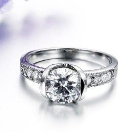 Per Godere Di Un'Alta Reputazione In Patria E All'Estero, Anello Da Donna In Titanio Con Strass