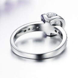 Per Godere Di Un'Alta Reputazione In Patria E All'Estero, Anello Da Donna In Titanio Con Strass