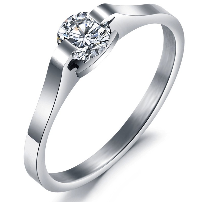 Anello In Titanio Di Qualità Stabile Con Strass Anello In Titanio Di Qualità Stabile Con Strass