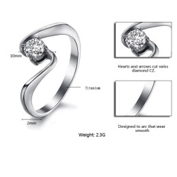 Anello Da Donna In Titanio Con Strass Di Fama Mondiale