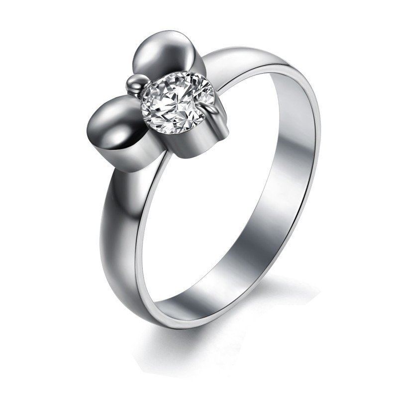 Noto Per Il Suo Anello Femminile In Titanio Di Alta Qualità Con Strass Noto Per Il Suo Anello Femminile In Titanio Di Alta Qualità Con Strass