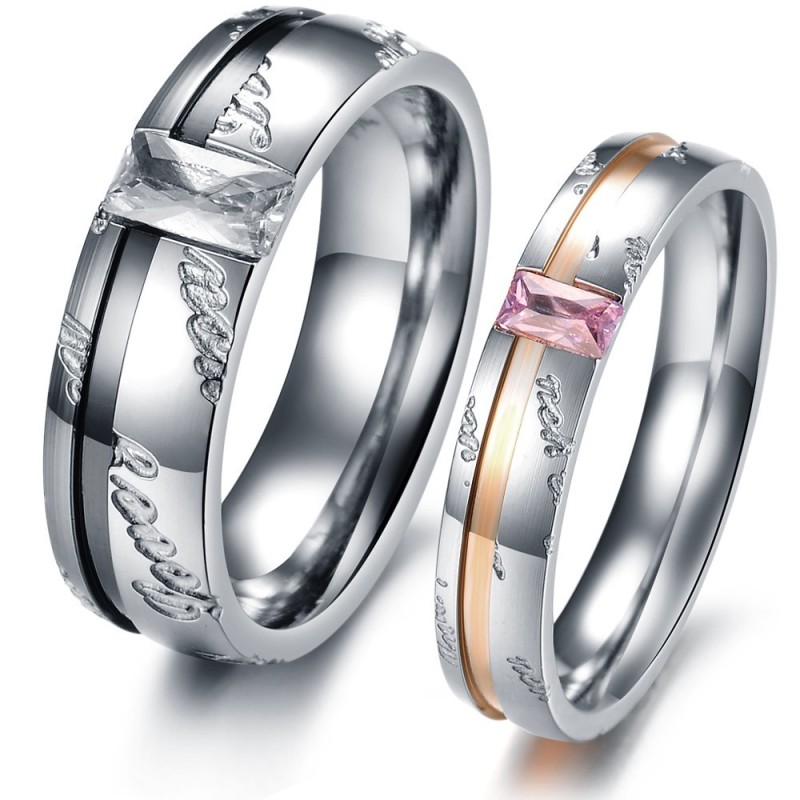 Anello In Titanio Di Ottima Qualità Per Amanti Con Strass Anello In Titanio Di Ottima Qualità Per Amanti Con Strass