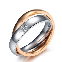 Anello In Titanio Con Croce Di Qualità Stabile Per Gli Amanti Con Diamante