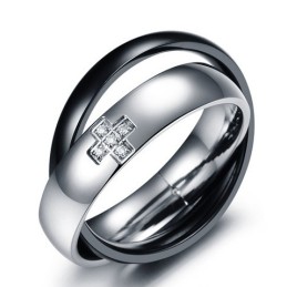 Anello In Titanio Con Croce Di Qualità Stabile Per Gli Amanti Con Diamante