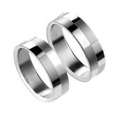 Anello In Titanio Con Griglia, Qualità E Quantità Garantite Per Gli Amanti