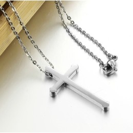 Collana Con Croce In Titanio Venduta Bene In Tutto Il Mondo