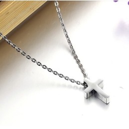 Collana In Titanio Con Croce Femminile, Qualità E Quantità Garantite