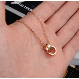 Collana In Titanio Con Anello Di Fase Femminile Di Alta Qualità