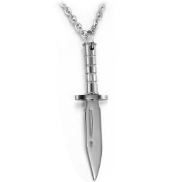 Noto Per La Sua Collana In Titanio Di Alta Qualità