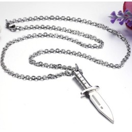 Noto Per La Sua Collana In Titanio Di Alta Qualità
