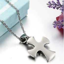Ampia Varietà Di Collana Con Croce In Titanio