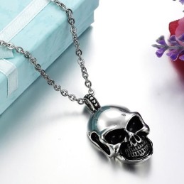 Collana In Titanio Con Teschio "The King Of Quantity"
