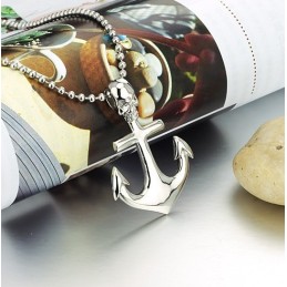 Collana In Titanio Con Croce Di Fama Mondiale