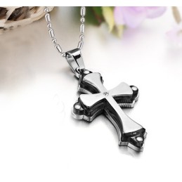 Collana In Titanio Con Croce E Strass, Qualità E Quantità Garantite