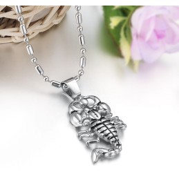 Collana In Titanio Di Alta Qualità Con Scorpione