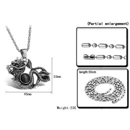 Noto Per La Sua Raffinata Qualità, La Collana Maschile In Titanio Con Perline