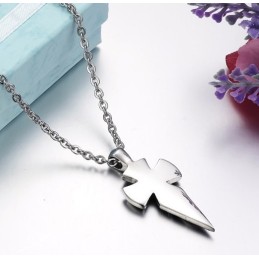 Collana Con Croce In Titanio Di Ottima Qualità