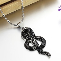 Collana In Titanio Cobral Di Eccellente Qualità