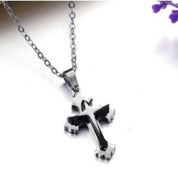 Collana In Titanio Con Croce Maschile Di Qualità Stabile