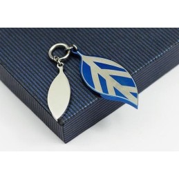 Ciondolo E Collana In Titanio Blu Con Foglia Di Bagolaro