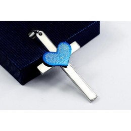 Collana E Ciondolo A Forma Di Croce Con Cuore Alla Moda E Cool