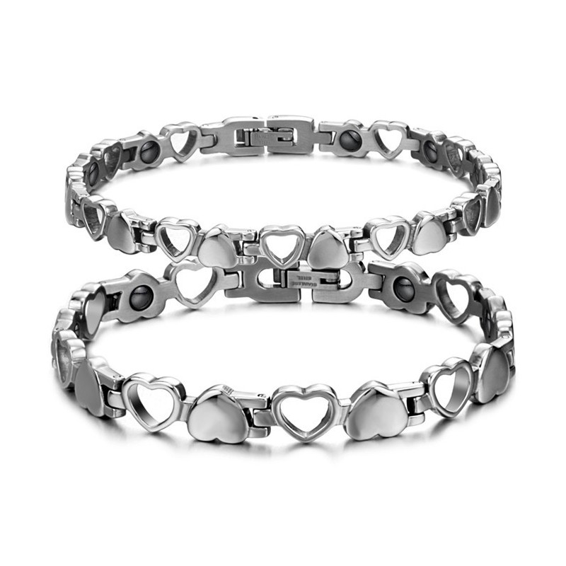 Bracciale In Titanio A Forma Di Cuore Cavo "The King Of Quantity" Per Gli Innamorati Bracciale In Titanio A Forma Di Cuore Cavo "The King Of Quantity" Per Gli Innamorati