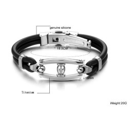Ampia Varietà Di Braccialetti In Silicone E Titanio