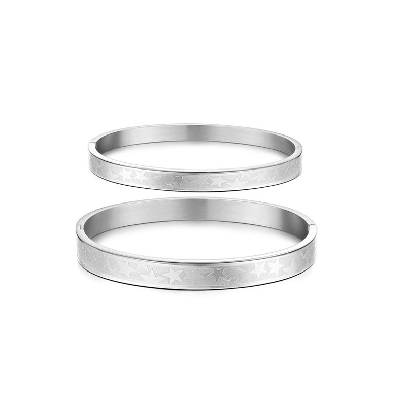Bracciale In Titanio A Forma Di Stella Facile Da Usare Per Gli Innamorati Bracciale In Titanio A Forma Di Stella Facile Da Usare Per Gli Innamorati
