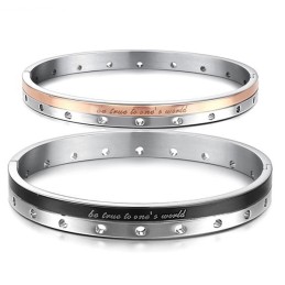 Bracciale In Titanio Completo Nelle Specifiche Per Gli Amanti
