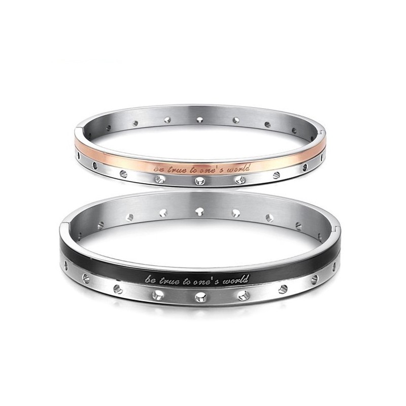 Bracciale In Titanio Completo Nelle Specifiche Per Gli Amanti Bracciale In Titanio Completo Nelle Specifiche Per Gli Amanti