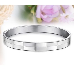 Ampia Varietà Di Bracciale In Titanio Con Griglia Per Gli Amanti