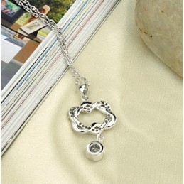 Collana In Titanio Placcato Platino Con Nodo Di Qualità Stabile