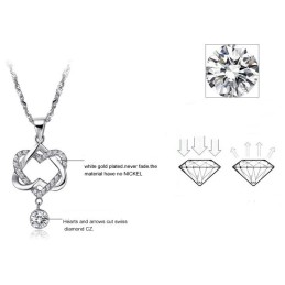 Collana In Titanio Placcato Platino Con Nodo Di Qualità Stabile