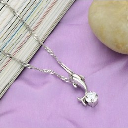 Collana In Titanio Placcato In Platino Con Diamante A Forma Di Delfino Femminile Di Fama Mondiale